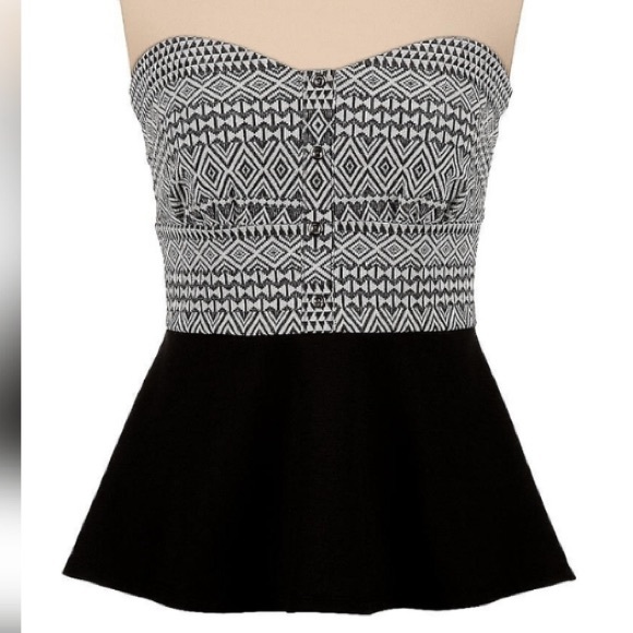 Studio Y Tops - Maurices Studio Y Tribal Print Peplum tube top